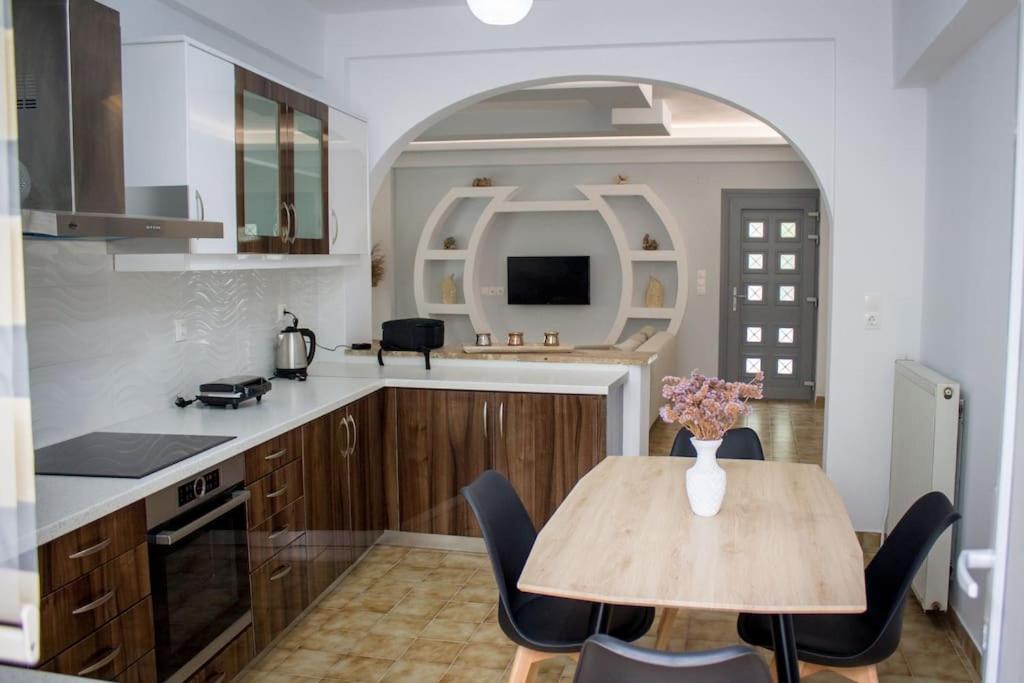 Spacious Apartment In The Heart Of Pythagorion Exterior foto